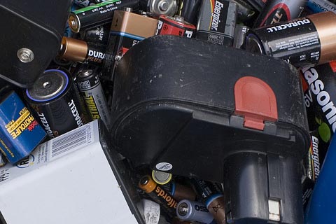 月湖童家上门回收钴酸锂电池-叉车蓄电池回收价格表-专业回收动力电池