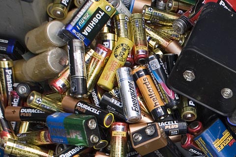新密苟堂高价钛酸锂电池回收√锂电池高价回收厂家√